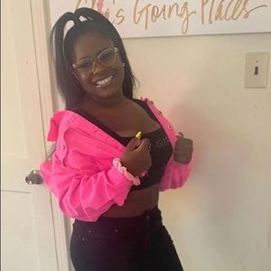 Meet your Posher, Danaja